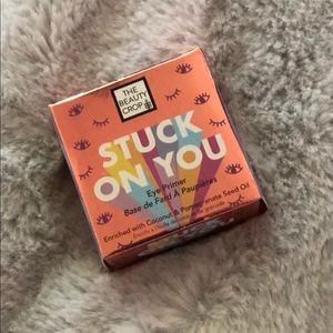 Stuck on you eye primer
